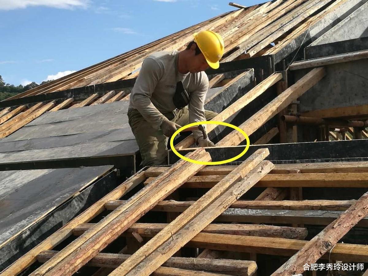 合肥李秀玲设计师 我不理解，自建房现浇坡屋面，要再加3万块做一层闷顶，牢固吗？
