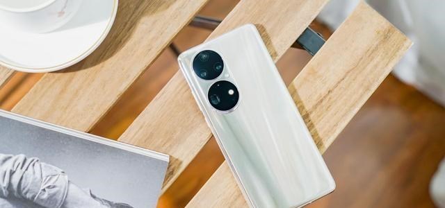 教教你家娃|华为P50和iPhone12综合对比，哪一款更值得入手，看完就知道了