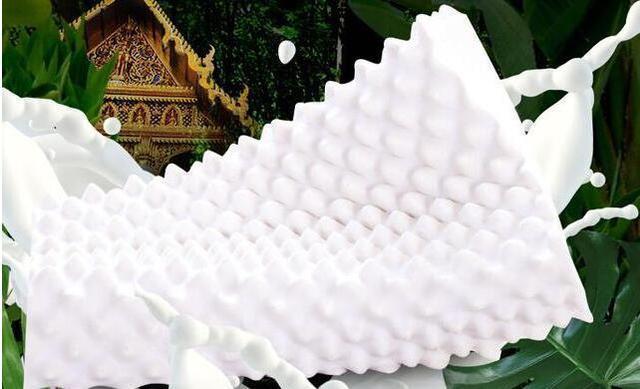 卧室床头万万别这样摆放，老师傅见了直摇头，土豪也会越住越穷！