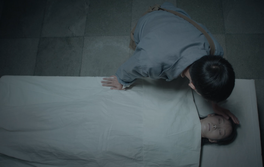 央视|央视又一王炸剧开播，收视率连续两天破1，剧情比肩《山海情》