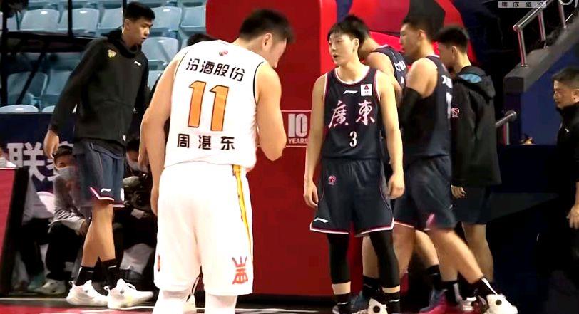 廣東男籃|繼續(xù)爆冷？山西13-0打花廣東，原帥單節(jié)狂砍14分，杜鋒終于不淡定