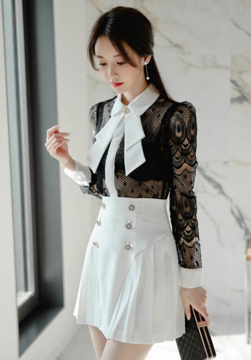 心壹文学|女神孙允珠高清时尚搭配:黑白色差混彩琉璃波纹系带裙