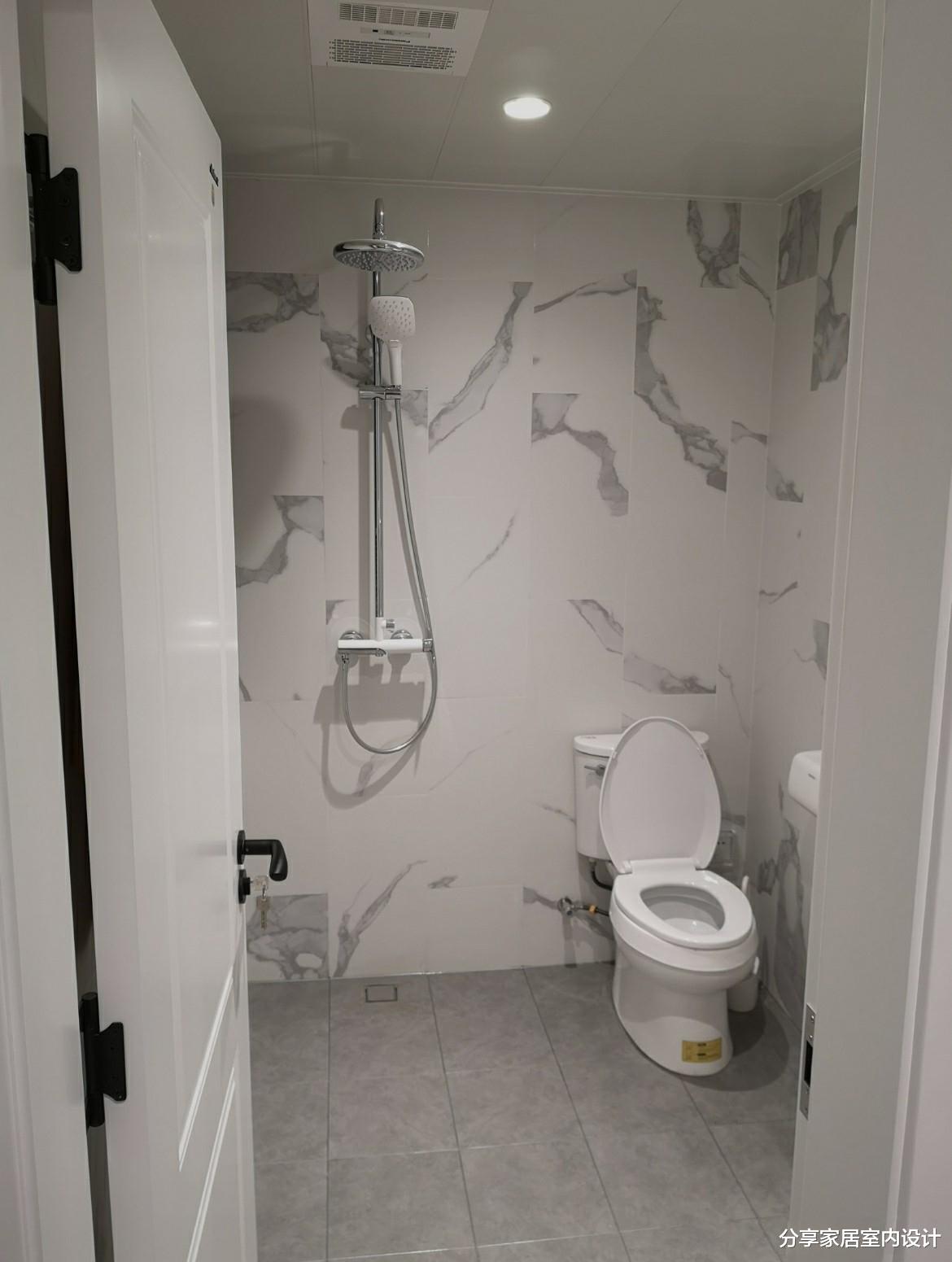 135㎡新房交给60后母亲装修，前后花了30W，全屋木地板很满意！