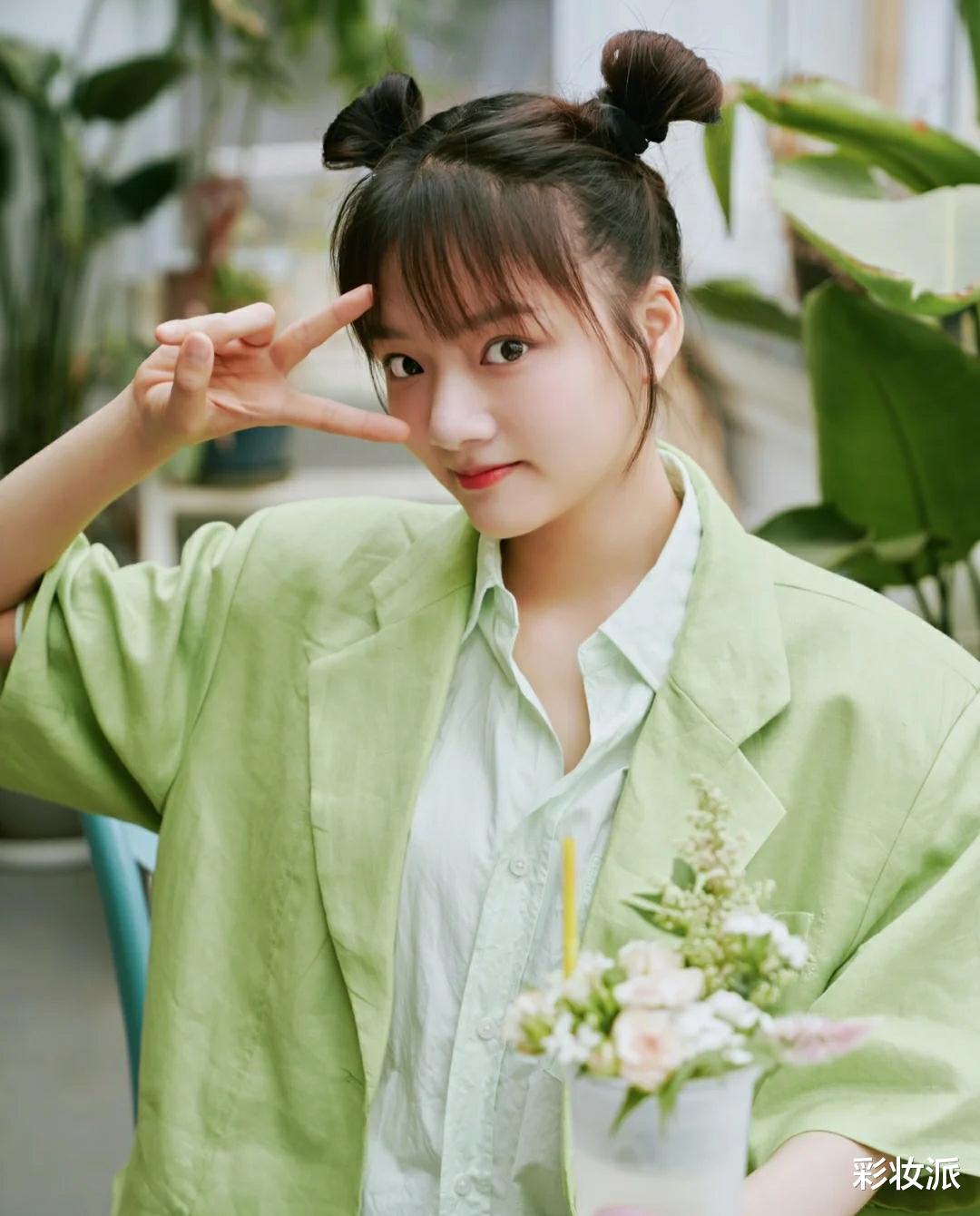 彩妆派|高颜值下的双丸子头，这些女明星很是惊艳，有没有你喜欢的爱豆