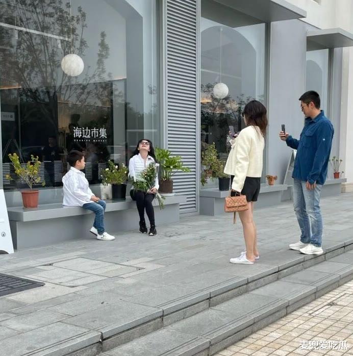 张慧雯|网友海边偶遇杜江一家？霍思燕身材明显发福，与杜江形成鲜明对比