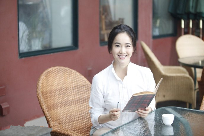 柳岩|湖南盛产美人,6位湘籍女星,各有各的美,甩“白幼瘦”几条街