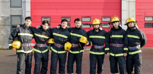 杨幂|《挑7》《往5》《跑9》三大IP综艺撞档，播放量评分差距明显