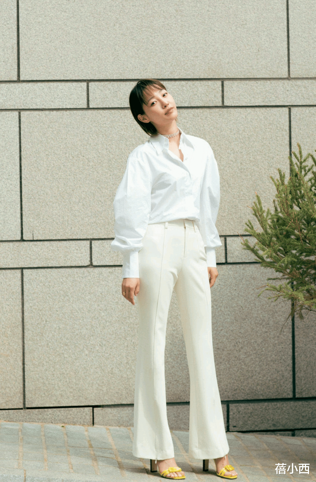 白百何|白百何、张震演绎侣装，2人穿牛仔装含情脉脉，摄影师拍得下去？