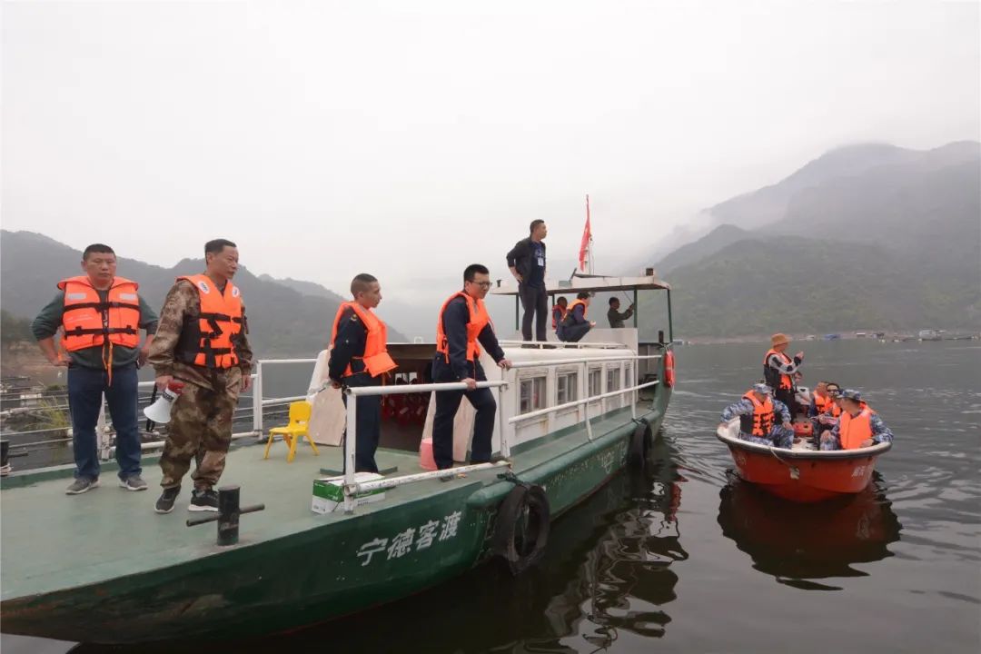 蕉城区融媒体中心 整治进行时!洪口拆除养殖网箱71框,面积5967平米