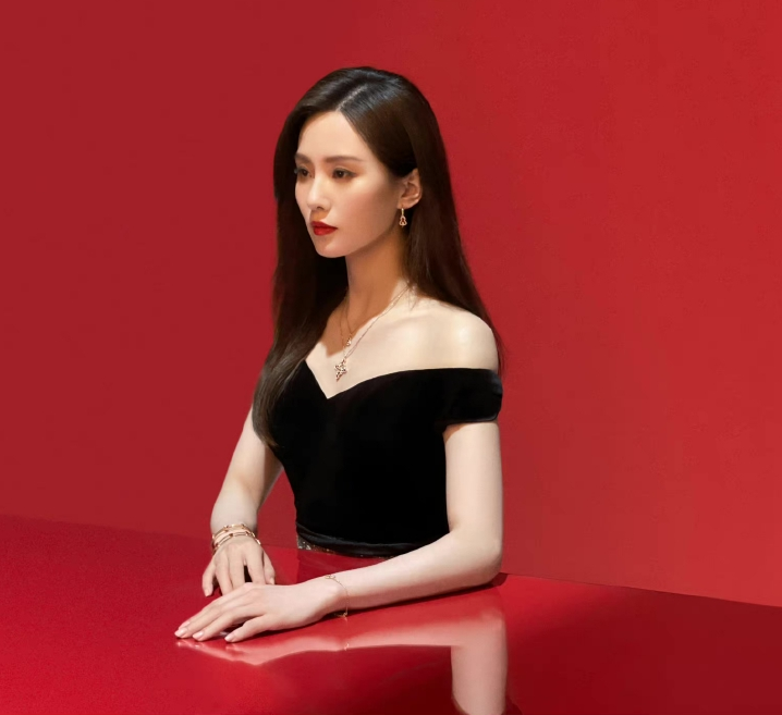 刘诗诗|34岁刘诗诗写真照曝光,曾经被两个优秀的男人追求,这是什么感觉