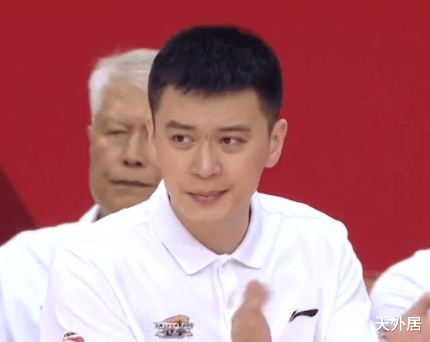 廣東男籃|史詩對決！CBA11冠王誕生：加時11-4完勝，將帥迅速陷入瘋狂中