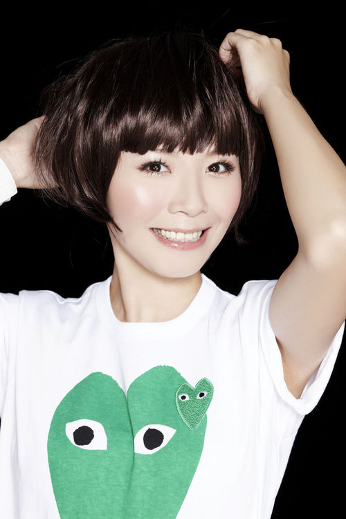 黄雅莉|黄雅莉，是个典型的湖南伢子，她老公壮实，长相帅气，颜值也不低