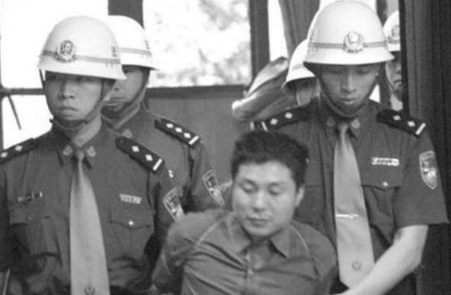 湖南 湖南“第一悍匪”张君：如何让5个美貌情妇对他死心塌地？