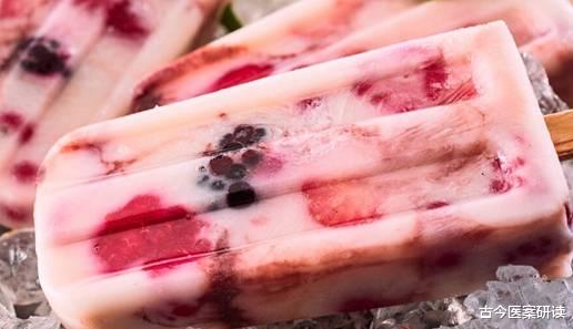 便秘|17岁女生因便秘引发肠梗阻，医生：此物一周吃10个，肠道“舍弃”你