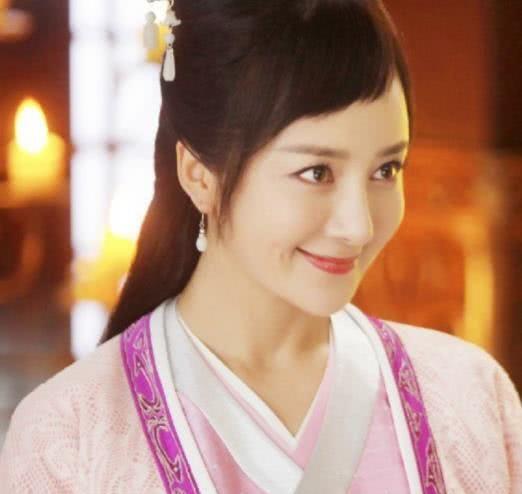 李依晓|从一个清纯小鲜肉，变成了心机深沉的女人，唯一变化就是“妆容”