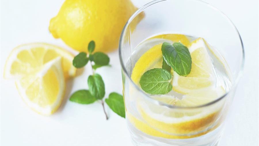 慧雅堂说养生|柠檬水真的美白吗？除了美白，常喝柠檬水还有这些好处，不妨了解