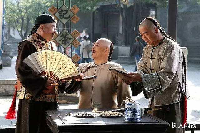 刘骏|和珅救灾时往粥里放沙子,乾隆对他称赞不已,数百年后被世界肯定