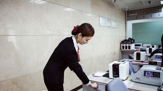 银行 现在的100万如果“闲置”20年,将会“贬值”多少?很多人想不到