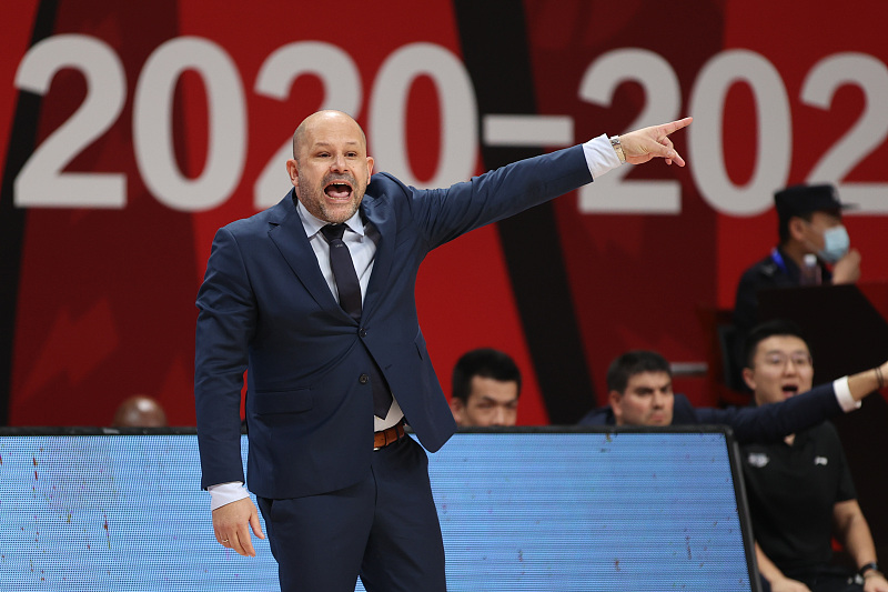 雷蒙|CBA速遞：上海洋帥表態(tài)北京男籃，雷蒙感謝球迷，雅尼斯正式表態(tài)