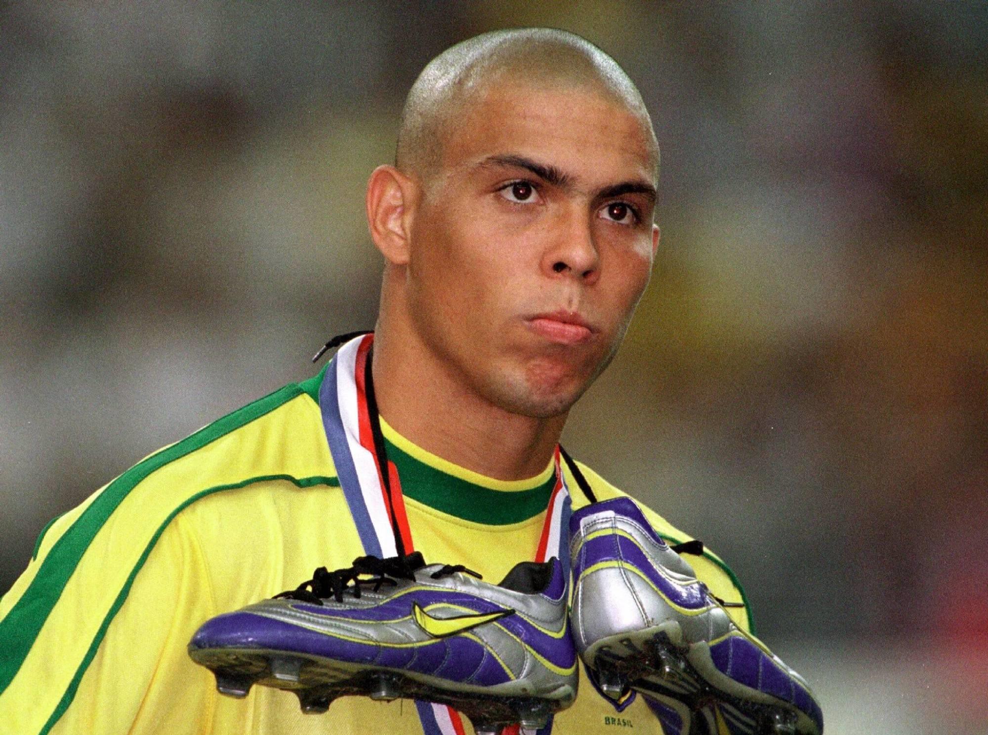 可馨育娃|98年乔丹和大罗谁人气更高？乔丹三连冠收尾，大罗则是满街黄衫