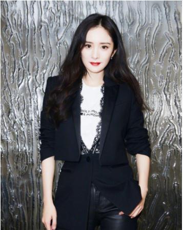 杨幂|正当红时与杨幂解约，以为能闯出自己的一片天，现沦落到卖洗发水