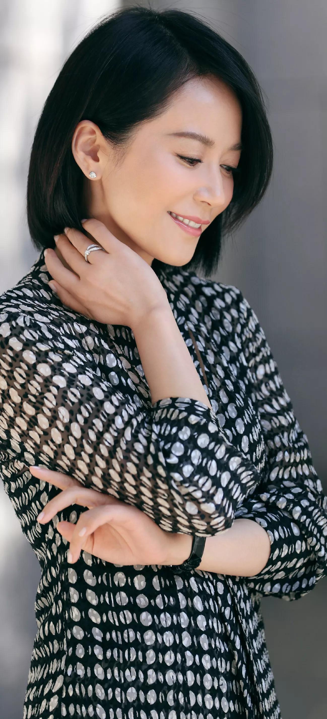 俞飞鸿|50岁俞飞鸿高清写真曝光，颜值不低于20出头的小姑娘，至今单身