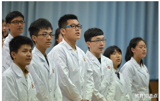 大学|穷人家孩子，学医学师范是好选择？教师：都不要学，认真你就输了
