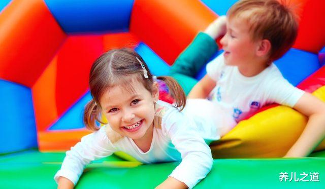 养儿之道|妈妈不避讳当娃面换衣服,这一氛围下长大的孩子,后来怎么样了?