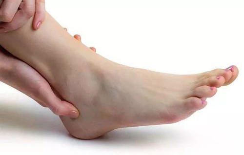 西红柿|夏天多吃西红柿能降血压?医生:若要血压稳定,坚持“三少四多”