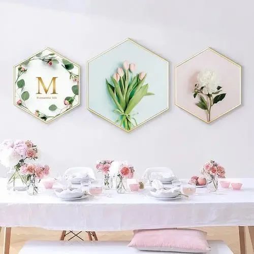 客厅背景墙挂画怎么选？掌握这5个技巧，让你家客厅颜值倍增！