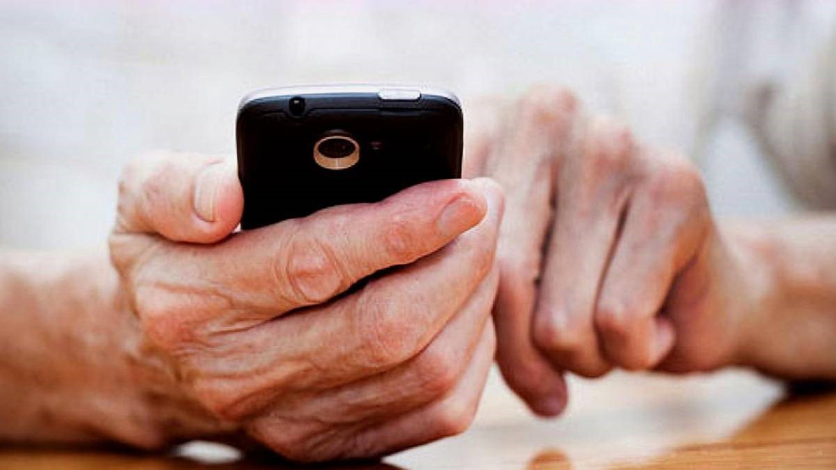 智能手机|藏在时代角落里的老年人