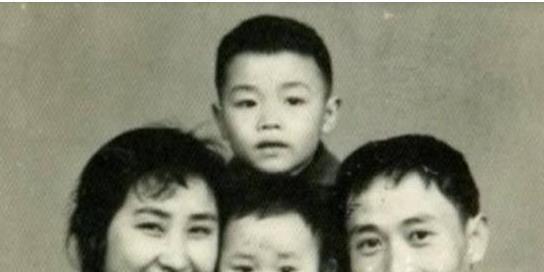 周旭阳嘉应 有种“整容”叫刀郎的帽子, 脱下帽子差别太大, 网友：这是同一个人