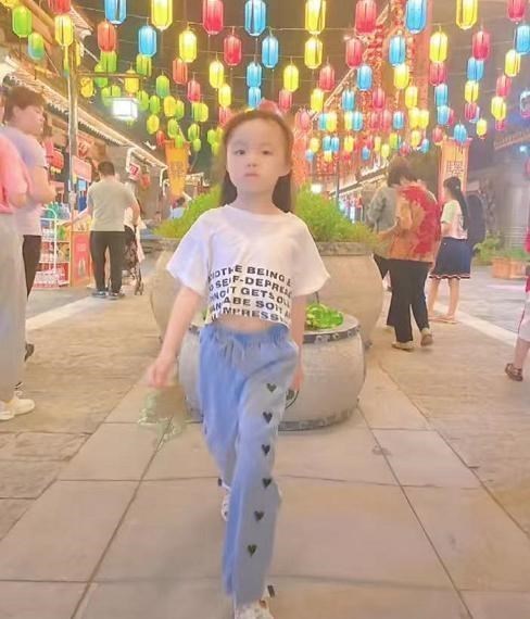 奇奇|田静吐槽生下奇奇悦悦,却没一个孩子像自己,看来是生了个寂寞!