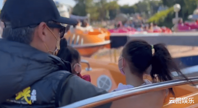 钟丽淇|钟丽淇为长女庆生，11岁女儿需坐婴儿车出行，曾被断言活不过2岁