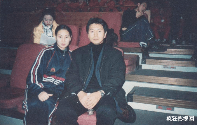 吴若甫|出道30年从无绯闻的吴若甫，娶比自己小22岁的娇妻，如今怎样了？