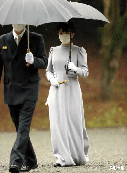 日本 日本皇室婚前母女秀,纪子佳子抿嘴微笑,待嫁真子表情生硬