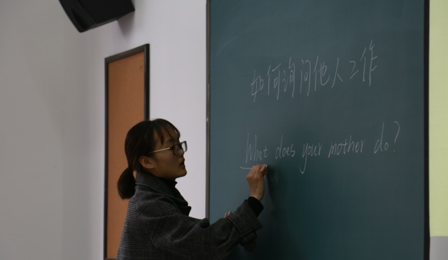 教师|去师范大学读书，毕业后能够直接成为老师？别继续天真了