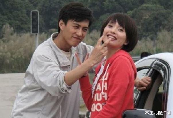 靳东|白嫖离婚江珊5年，又嫖2婚李佳10年，靳东的下半身不简单