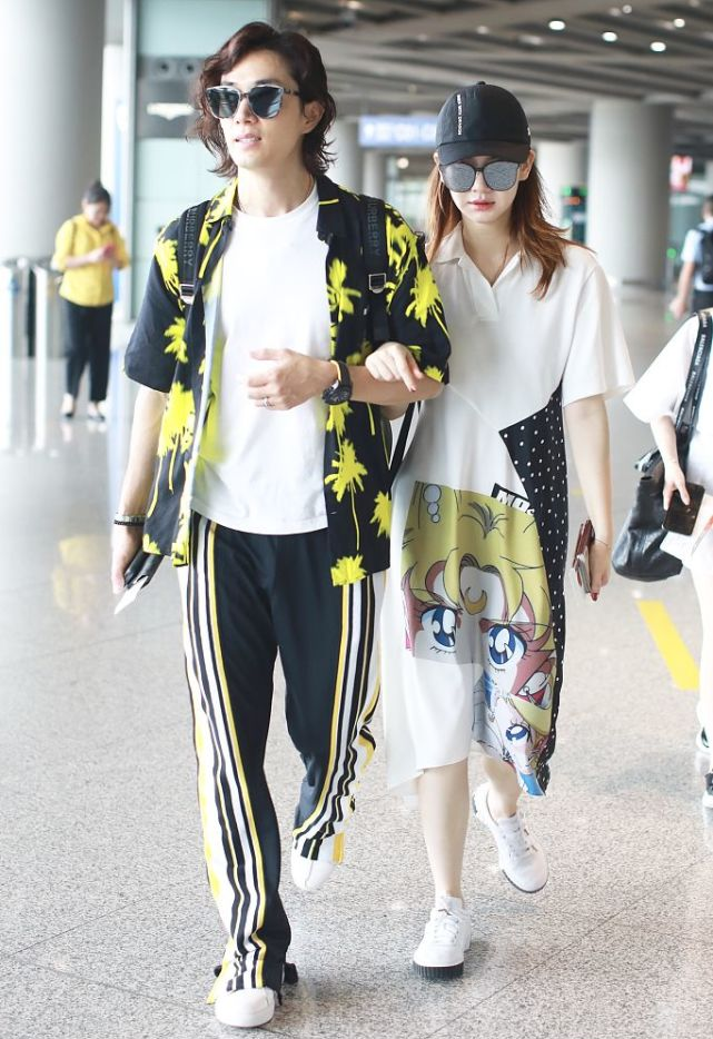 BiuFashion|戚薇李承铉结婚快7年，恩爱程度依旧不减，穿着打扮俏皮有爱