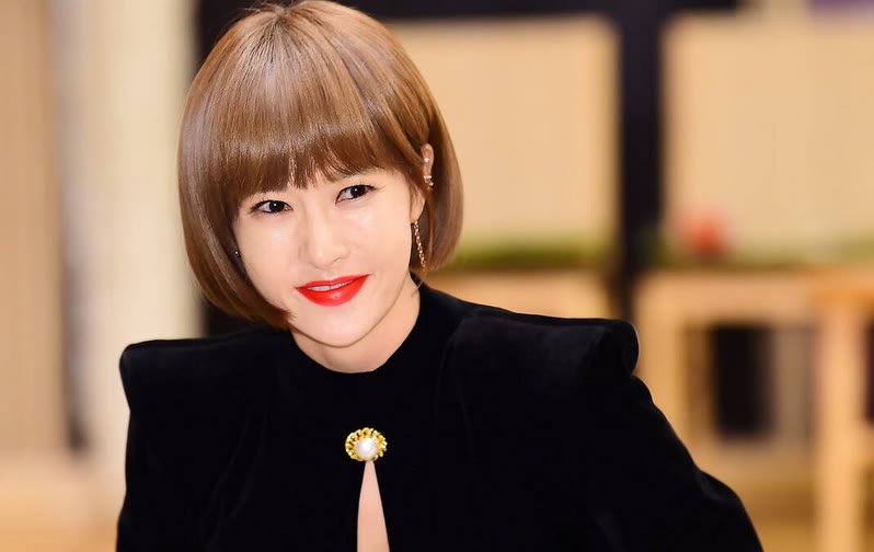 金宣儿|“三顺”金宣儿宣传新剧！46岁颜值逆生长，至今单身独自美丽