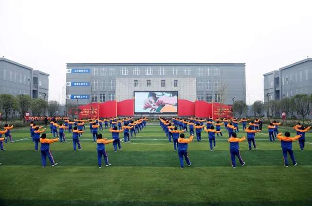 “管、教、救、治、帮”让艾滋病到我为止!