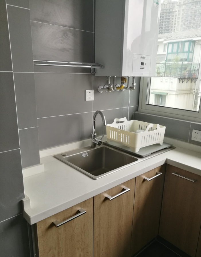 |石英石台面怎么区分好坏？没挑好，渗色、断裂算轻的，健康堪忧！