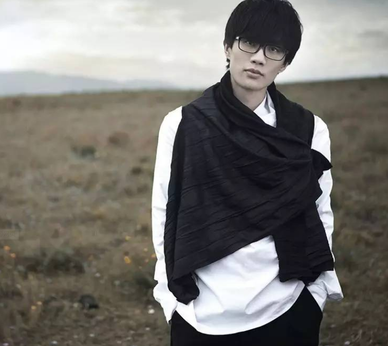 毛不易|两个学医的,偏偏改行跑去唱歌,最后双双成为乐坛实力歌手