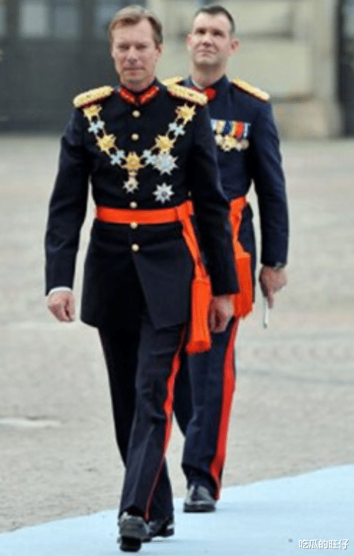 律师|瓦匠女儿成王妃，王子为她愿放弃王位，结果10年后输给白富美律师