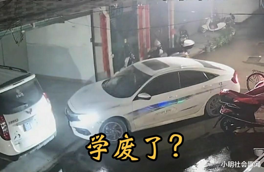 偷车贼不会开车?男子当场看视频“考驾照”,10分钟后将车偷走