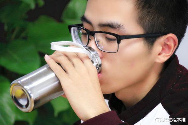 尿酸|若有3种状况,说明尿酸高未得到控制,教您3招,远离尿酸高