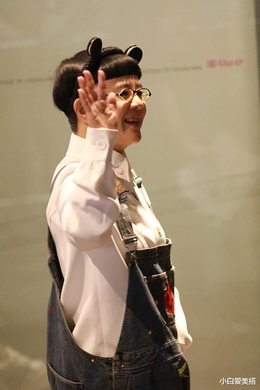 小白爱美搭|90后都长大了,金龟子还是没变,“经典西瓜头”配背带裤还很嫩