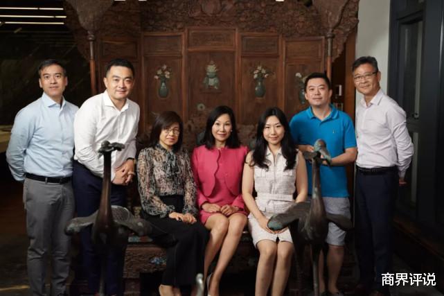 家产|母亲给他几百亿家产，父亲给了他10亿豪宅，岳父还有几百亿身家