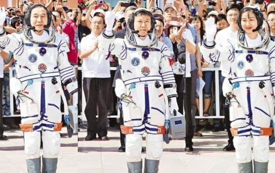 宇航员 苏联宇航员克里卡列夫，上天后国家却没了，飘了311天，咋回来的