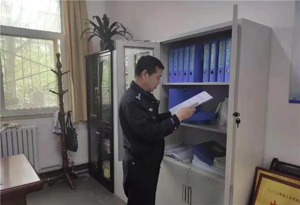 大秦直道wn 英模精神耀警营｜华阴交警潘化团：让警徽在平凡的岗位上发光 ?